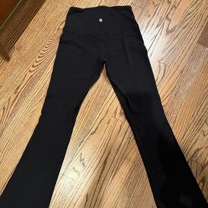 Lululemon align mini-flared pant extra short sz 6